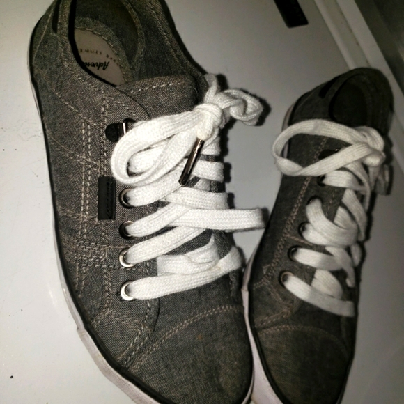 Girls Grey Shoes With Laces - Picture 2 of 6